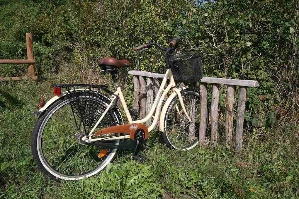 Cykelstativet i træ, er en flot og naturlig løsning