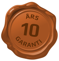 Brunt vokssegl med teksten '10 års garanti'.